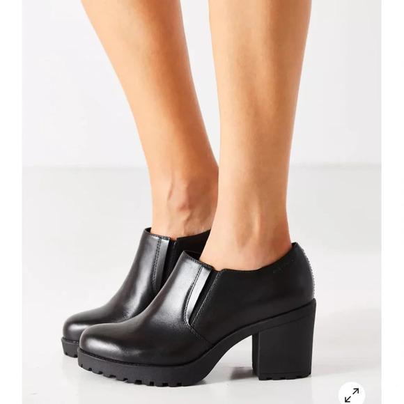 Vagabond chunky lug sole ankle boot / bootie size 40 - Picture 13 of 15